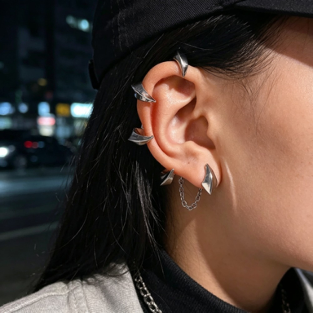 Street Fashion Earrings - คลิปหนีบหูรูปฟันปีศาจสีดำ, ต่างหูข้างเดียว, ต่างหูกรงเล็บสไตล์ฮิปฮอป, เครื่องประดับสตรีทสุดเทรนดี้สำหรับผู้หญิงและเด็กสาว
