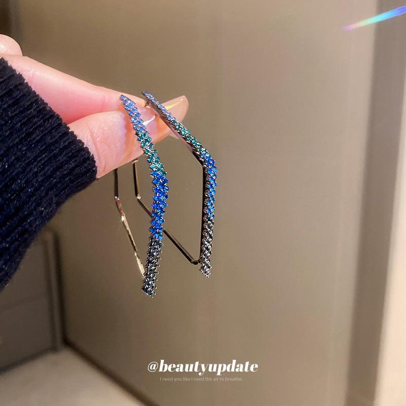 Street Fashion Earrings - ต่างหูรูปดาวทรงกลมสามเหลี่ยมสไตล์พังก์แฟชั่นอเนกประสงค์เรียบง่ายสำหรับผู้หญิง สไตล์สตรีทเท่ๆ แบบลำลอง