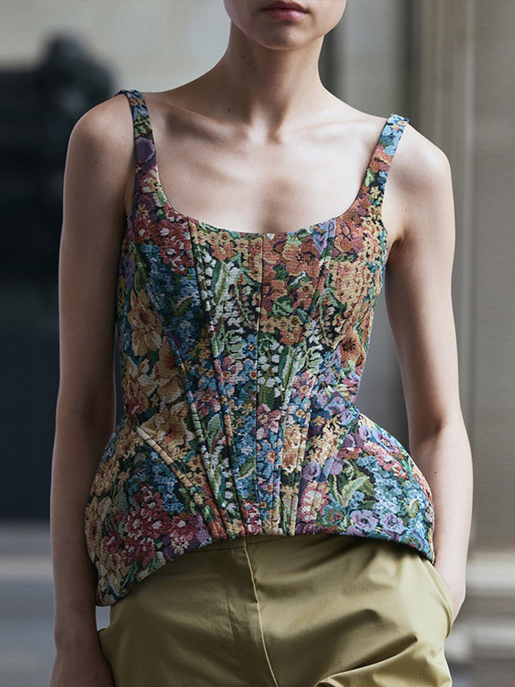 Street Fashion Jersey - เสื้อสายเดี่ยวแฟชั่นสำหรับผู้หญิง ทรงสั้นรัดรูป แขนกุด ลายพิมพ์ แต่งระบาย ดีไซน์เซ็กซี่