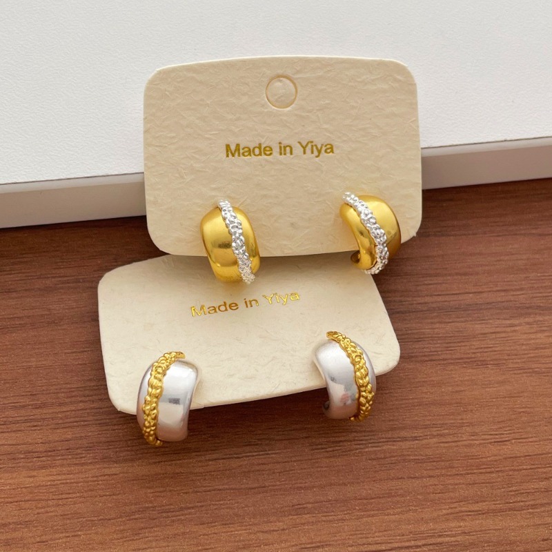 Street Fashion Earrings - ต่างหูทรงตัว C สีเมทัลลิกตัดกันสไตล์มินาร์สตรีทสำหรับผู้หญิง เครื่องประดับทองแดงชุบทองคำแท้และเงินแท้