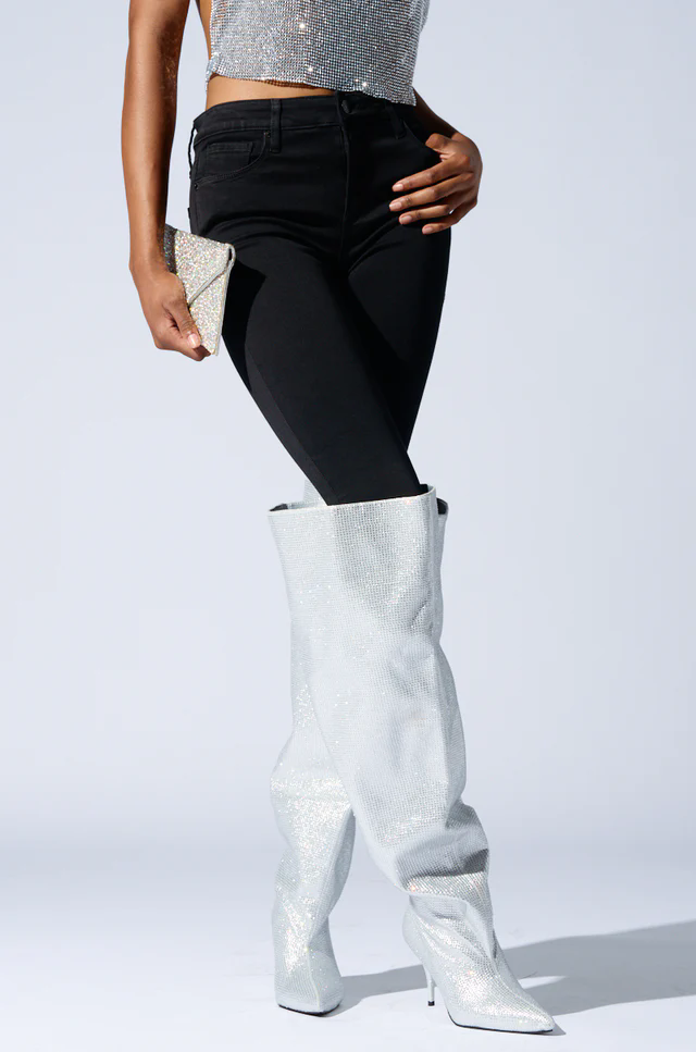 รองเท้าบูทคริสตัลสีเงินสูงถึงเ - Street Fashion Rome 2026 บทวิจารณ์และราคา