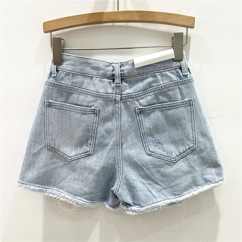 กางเกงยีนส์ขาสั้นขาดเซอร์ๆ ทรง - Distressed Jean Rip บทวิจารณ์และราคา